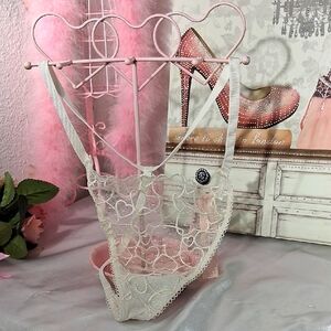 VICTORIA'S SEECRET  TEASE White T String Thong NWT 2058